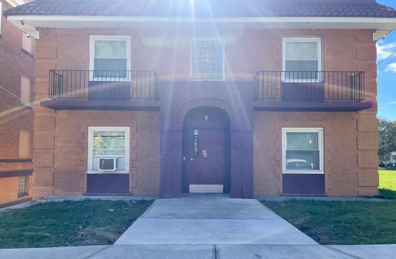 Cambridge House Apts
