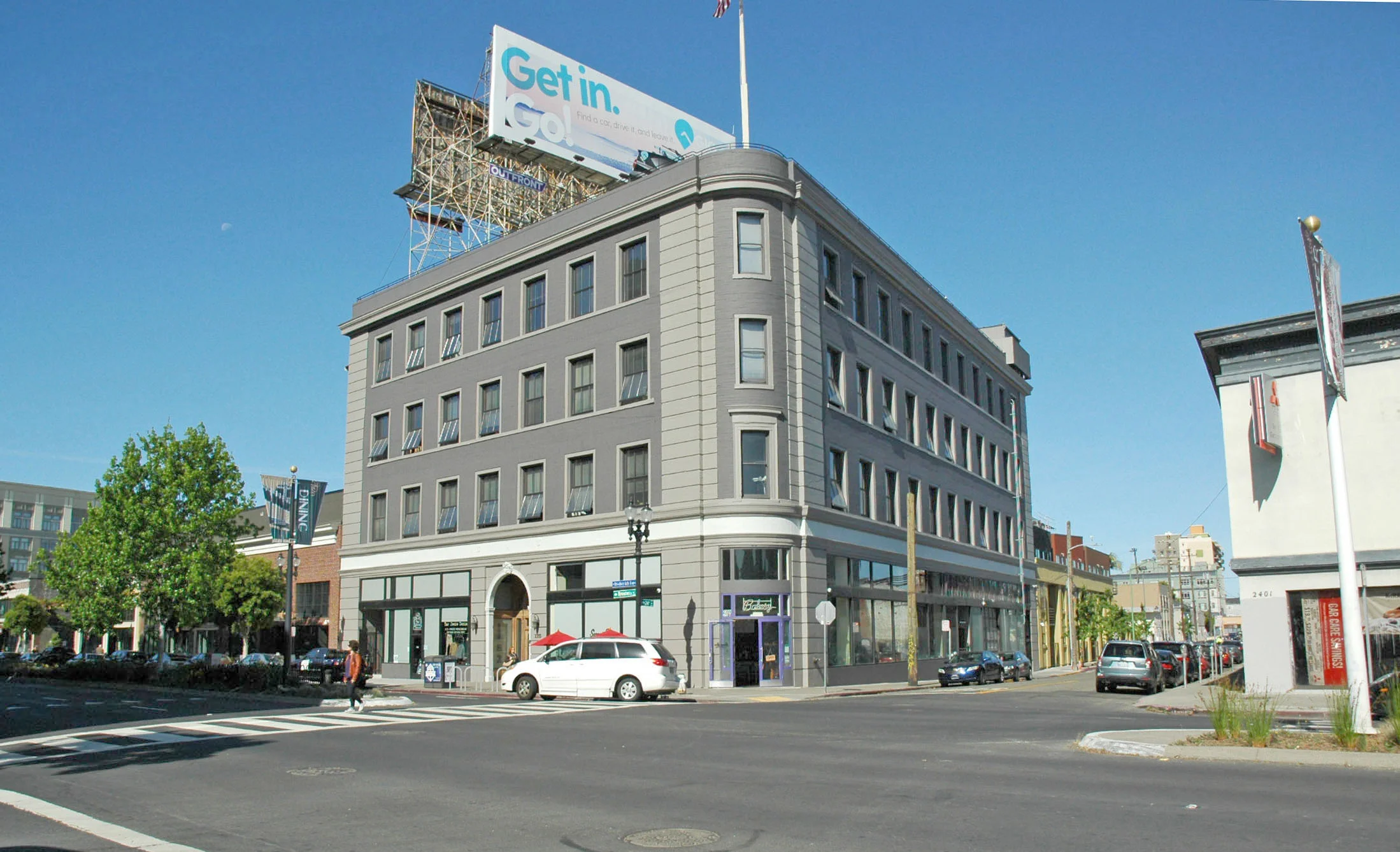 2355 Broadway